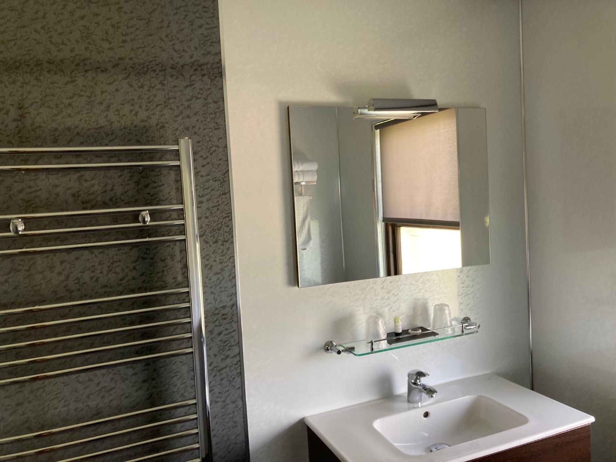 Grey Harlings Rooms Ангъс Екстериор снимка