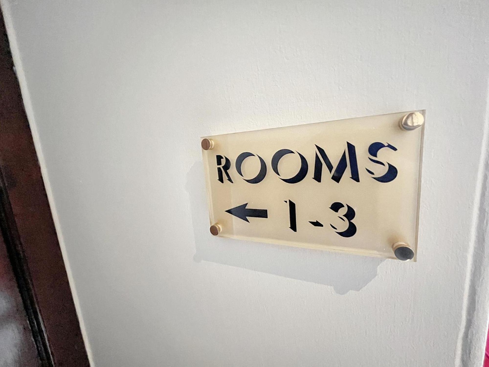 Grey Harlings Rooms Ангъс Екстериор снимка